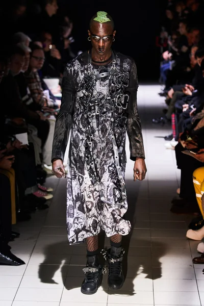 Look 15